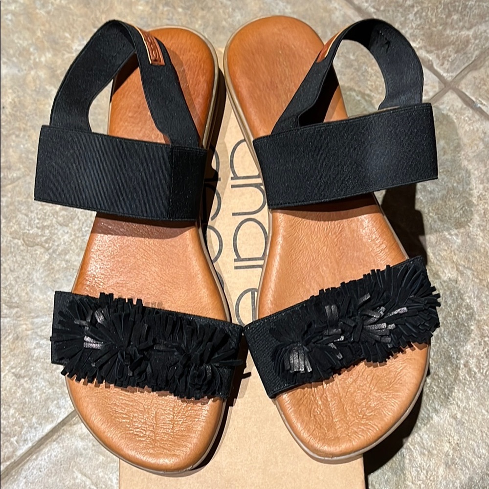 Andre Assous Black and Tan Sandals